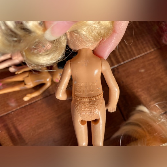 Assorted dolls, Shopkins and mattel & ddhung. Mini’s - Picture 5 of 8